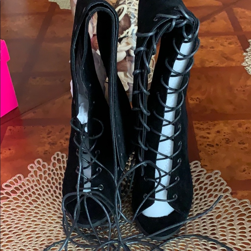 Boots never worn